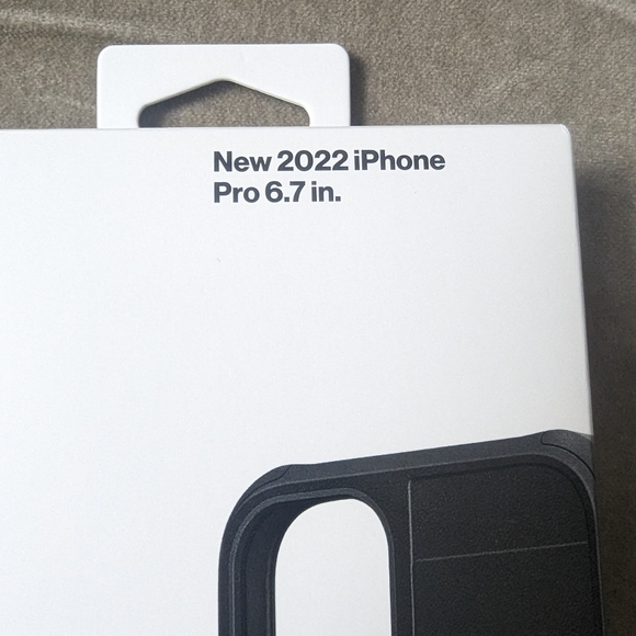 2022 iPhone Pro 6.7 in. Rugged Case - Picture 2 of 6